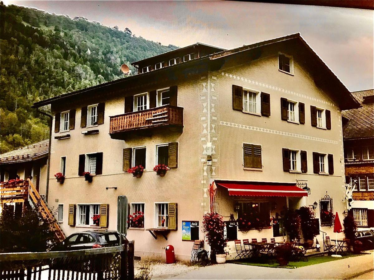 Bed and Breakfast Ustria Crusch Alva Tavanasa Екстер'єр фото
