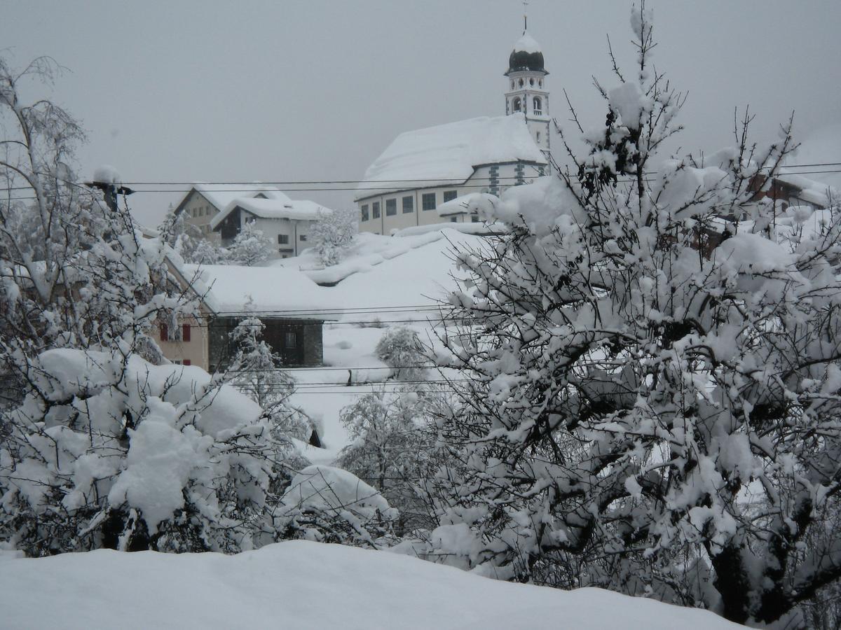 Bed and Breakfast Ustria Crusch Alva Tavanasa Екстер'єр фото